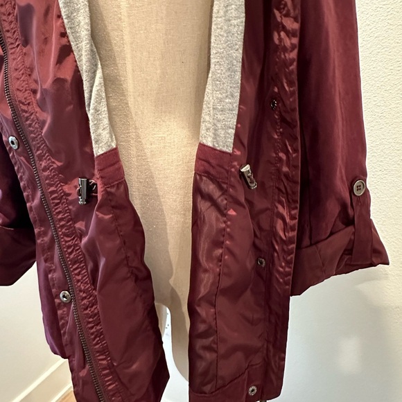 Mo-Ka  (L) Coat: roll sleeve option; hood zips into collar & draw to cinch waist - Picture 6 of 8